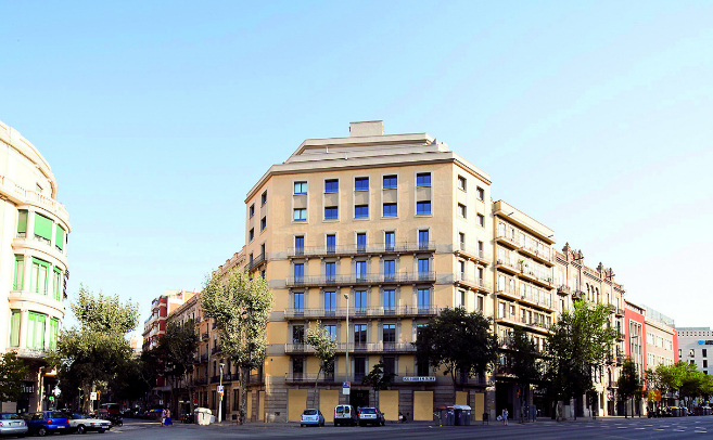 Imagen de un edificio residencial  en Barcelona reconvertido en...