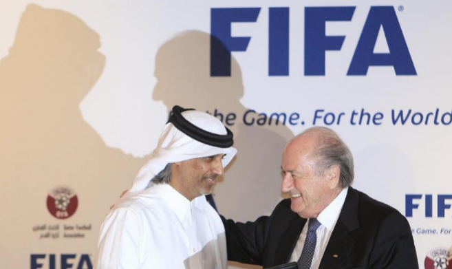 Bin Khalifa, presidente de la federacin de Qatar y Joseph Blatter en...