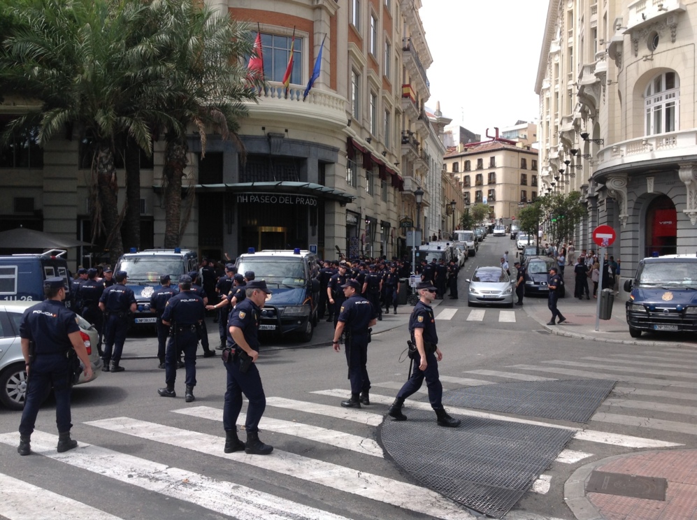 Los dipositivos policiales en el Paseo del Prado, tras haber...