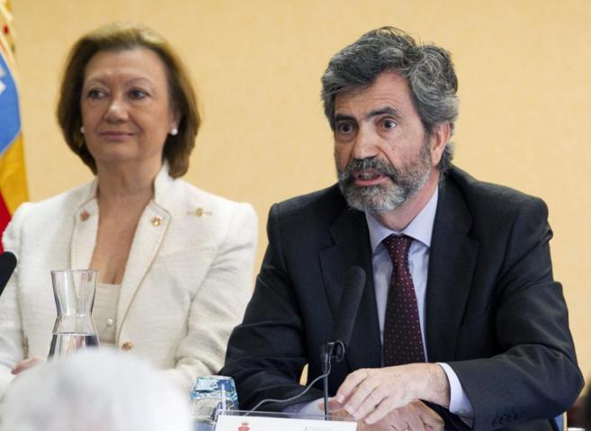 Carlos Lesmes (derecha) junto a la presidenta de Aragn  en Zaragoza.