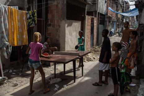 Nios jugando en una favela de Ro de Janeiro, el pasado 7 de junio.