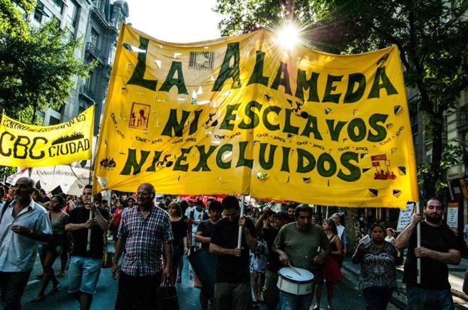 Protesta de la ONG La Alameda en contra de los talleres clandestinos.