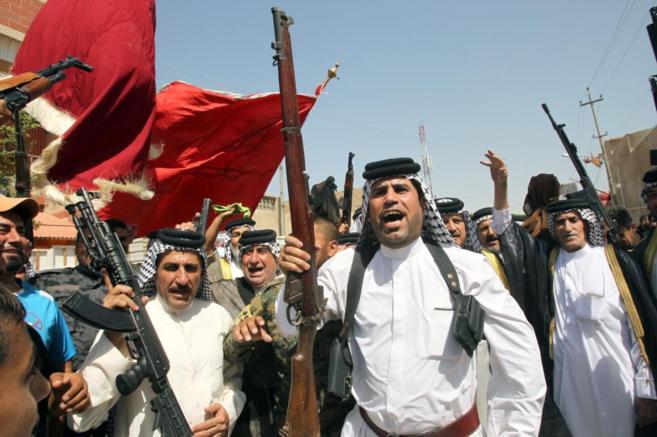 Miembros de tribus iraques se renen para luchar voluntariamente...