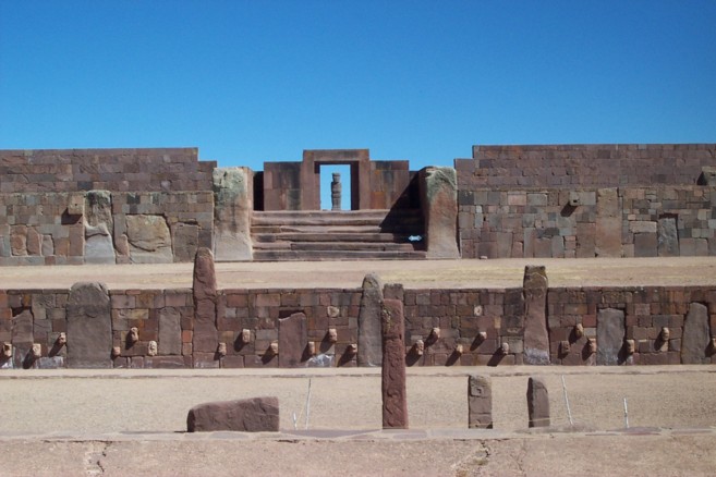 Hallan una tumba del Tiahuanaco en el peruano valle de Tambo | La Aventura  de la Historia | EL MUNDO