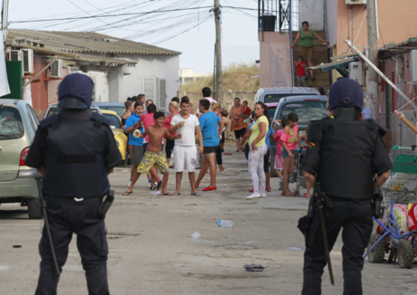 Imagen de una redada contra el narcotrfico en el poblado de Son...