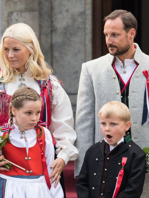 Haakon y Mette Marit, con sus dos hijos.