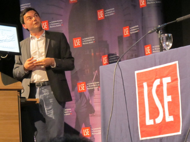Piketty, durante su conferencia en la London School of Economics.