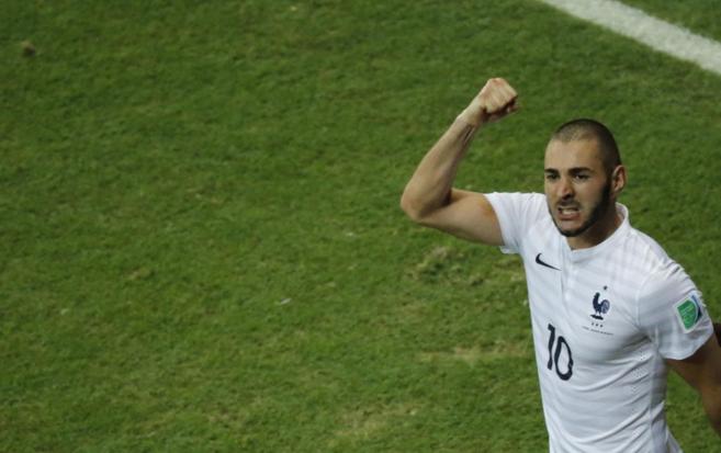Benzema celebra su gol ante Suiza.