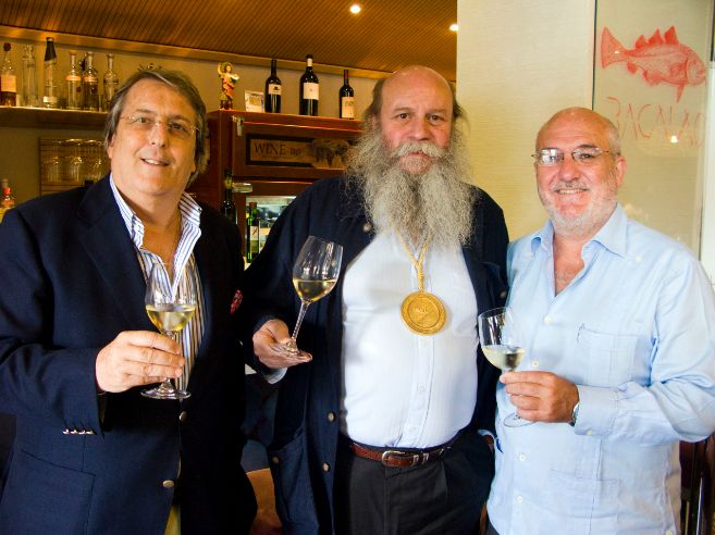 El chef Ramn Ramrez (centro), con Fernando Huidobro y Nicols...