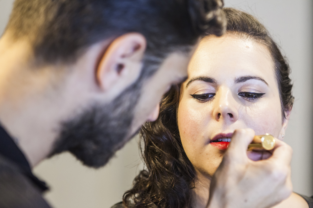 Yosuah Barea maquillando a Beatriz Almansa, de yodona.com.