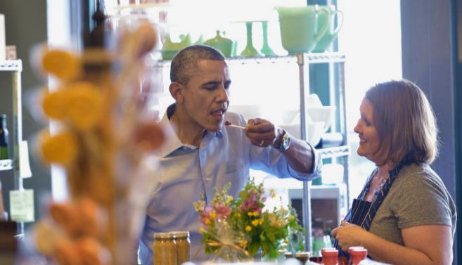 Obama visita una tienda de alimentacin en St. Paul, Minnesota.