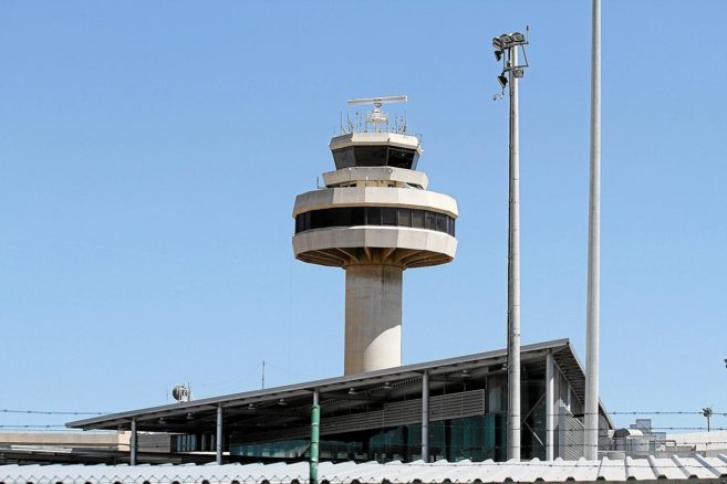 Imagen de la torre de control del aeropuerto de Palma.