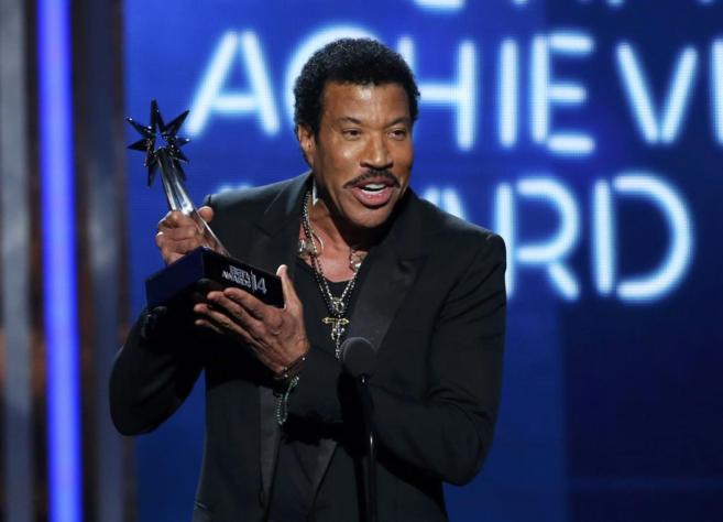 Lionel Richie recibe el galardn a toda su trayectoria.