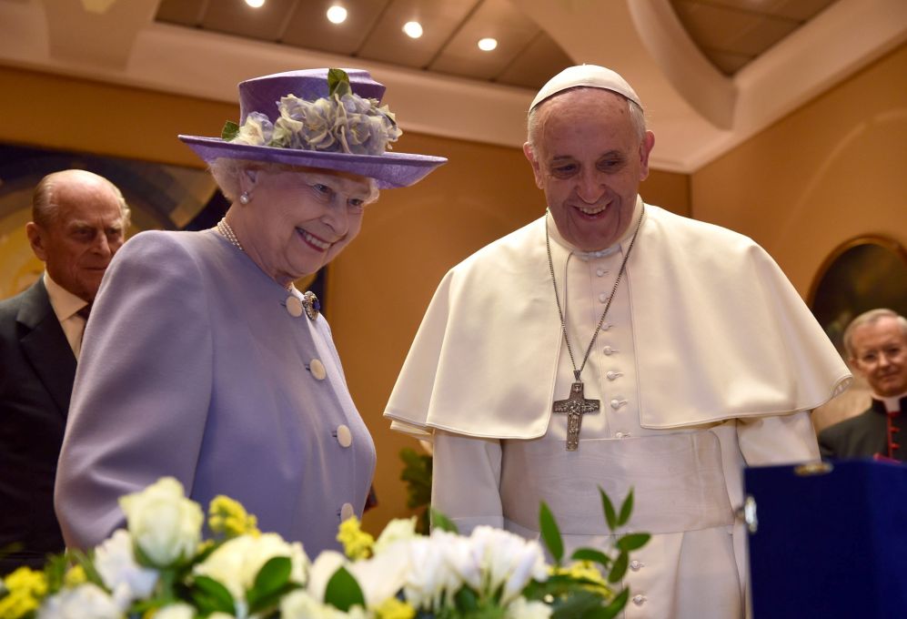 Curiosamente, en su ltima visita al Vaticano, la reina Isabel II de...
