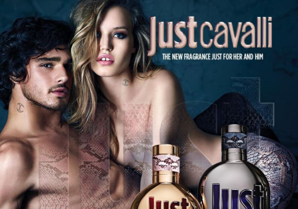 Imagen de la campaa del perfume Just Cavalli, en el que ambos lucen...