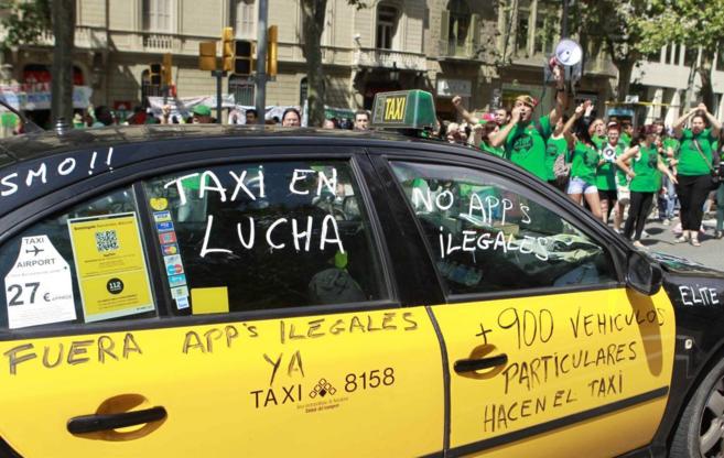 En la protesta de Barcelona han participado unos 2.000 taxistas,...