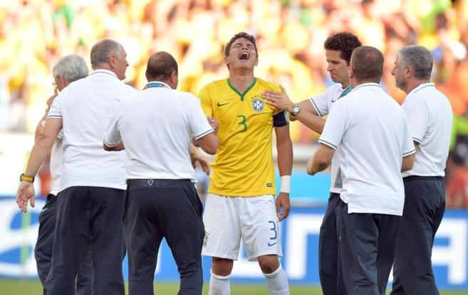 Thiago Silva llora tras la clasificacin de Brasil contra Chile.