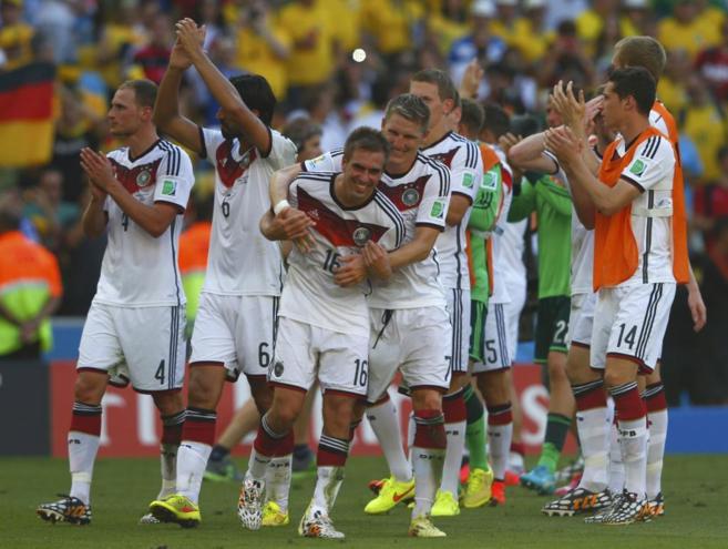 Los jugadores alemanes celebran el pase a semifinales.