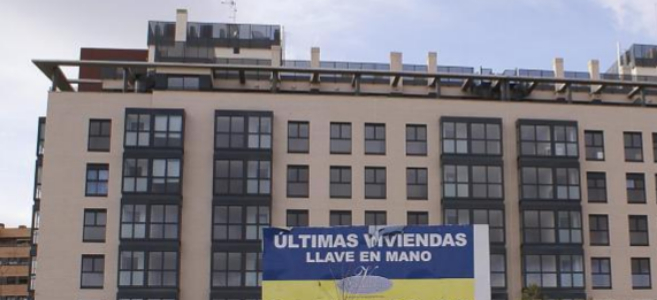 Bloque de pisos nuevos en venta en Sanchinarro, Madrid.