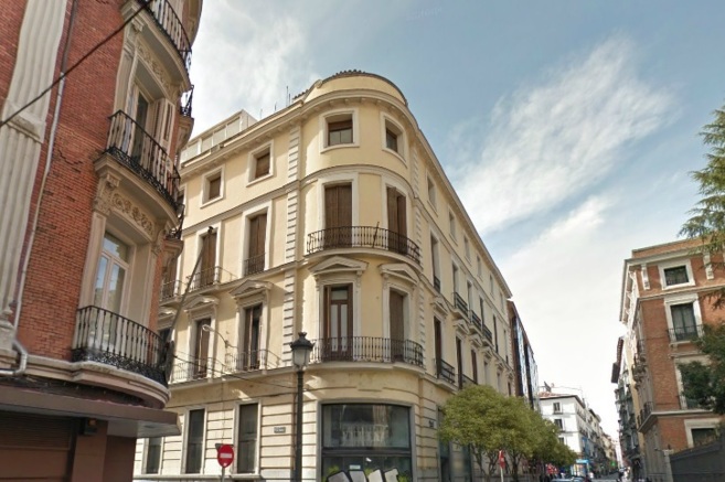 Imagen del edificio en venta situado en la calle Barquillo, Madrid.