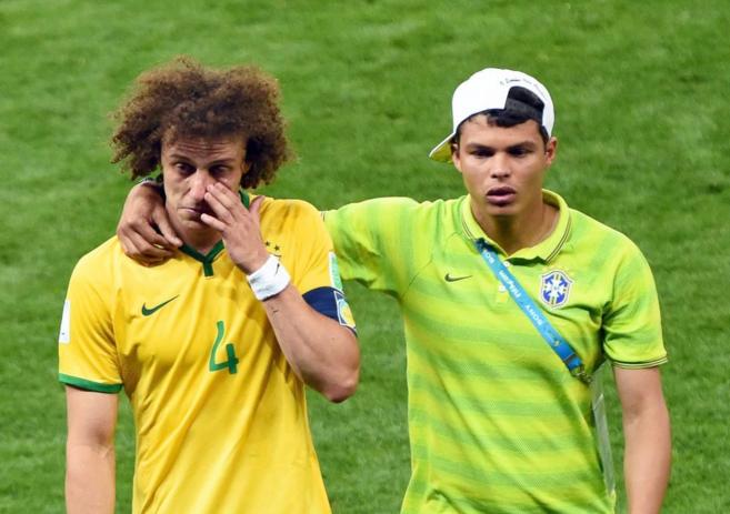David Luiz y Thiago Silva, desconsolados por la eliminacin y el...