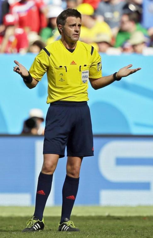 Rizzoli, durante el choque de cuartos entre Argentina y Bélgica.