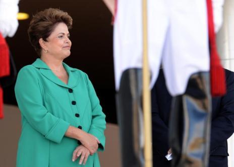 Dilma Rousseff, en el palco, durante el partido inaugural.