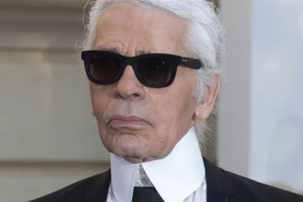 Karl Lagerfeld es un amante de las gafas y de Italia Independent.