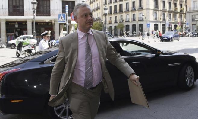 El embajador britnico en Madrid, Simon Manley, a su llegada a la...