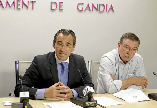El alcalde de Ganda, Arturo Torr, durante una comparecencia.