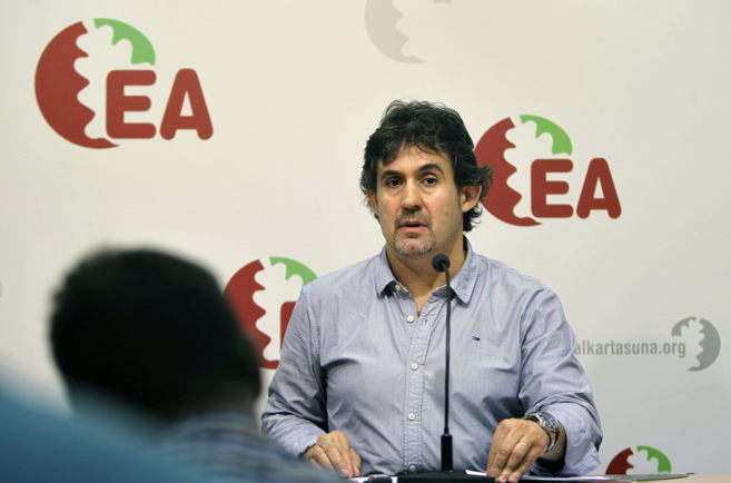 El secretario general de EA, Pello Urizar, este domingo en San...