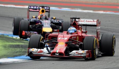 Fernando Alonso, durante su duelo con Vettel.
