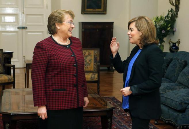 Michelle Bachelet, conversa con la vicepresidenta del Gobierno...