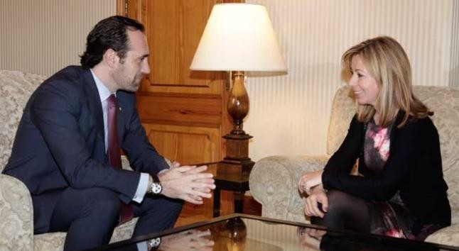 El presidente balear Jos Ramn Bauz y la ex alcaldesa de Ibiza,...