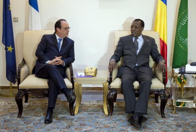 El presidente francs, Franois Hollande, junto con el presidente de...