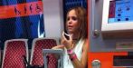 Gloria Camila durante el viaje en el tren de Cercanas a Benidorm con...