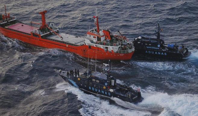 Abordaje del mercante Aseel en la operacin 'Mar de Fondo'...