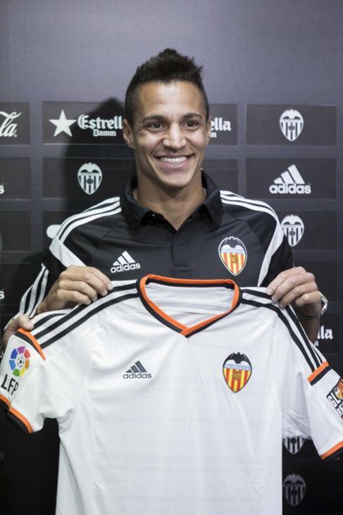 Rodrigo, durante su presentacin como jugador del Valencia.