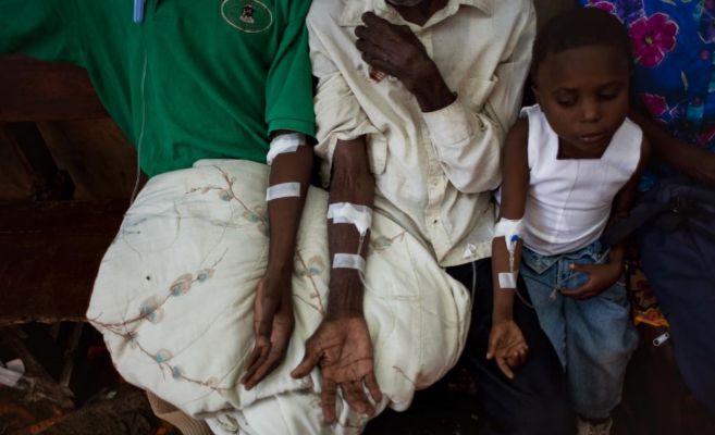 Enfermos de clera en Hait reciben tratamiento en la ciudad de...