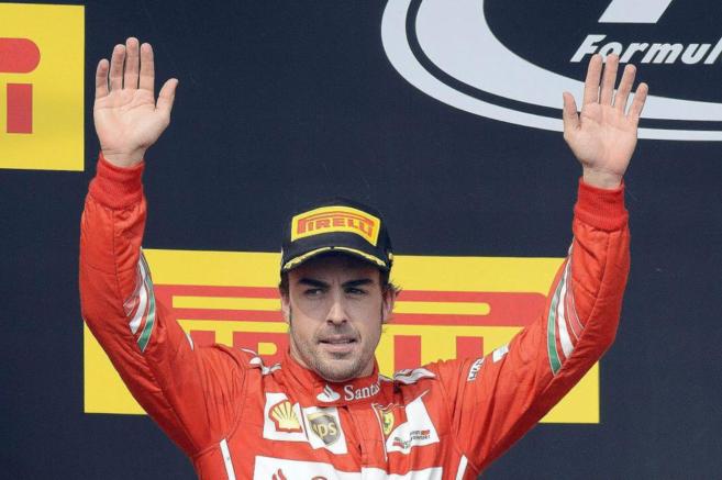 Alonso celebra su segundo puesto.
