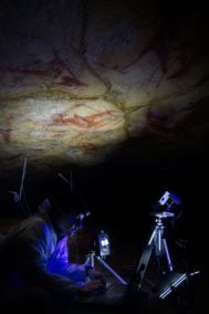 Vicente Bayarri trabaja en la Cueva de Altamira (Cantabria).