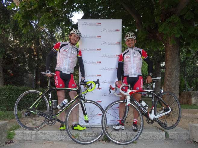 Alessandro Gnappi y Javier Cerdeira con sus bicicletas