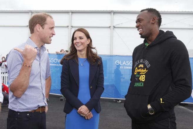 Bolt conversa con los prncipes de Inglaterra en los Juegos de...