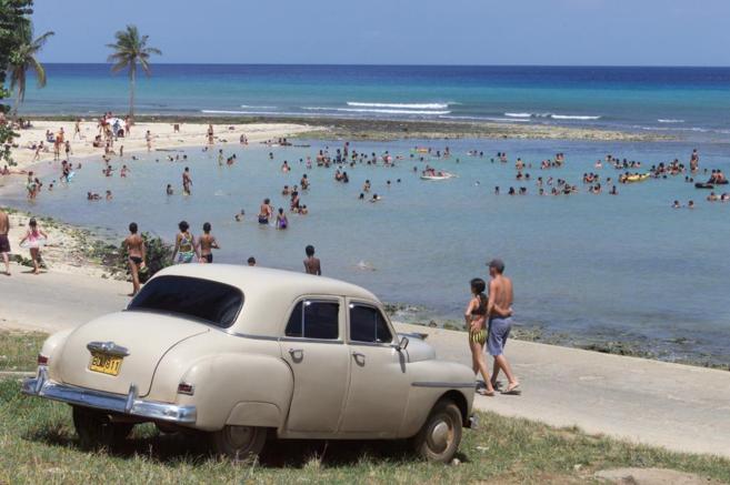 Vista de la playa de Baracoa al oeste de La Habana