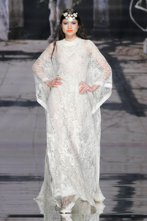 Vestido de novia-tnica, de la coleccin 2015 de YolanCris.