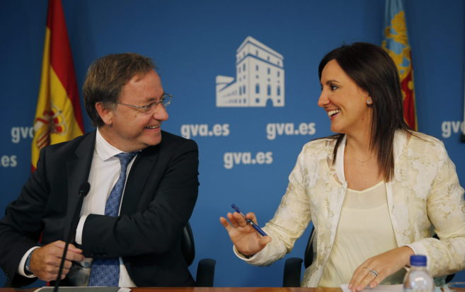 El conseller Moragues y la portavoz del Gobierno valenciano, Catal,...