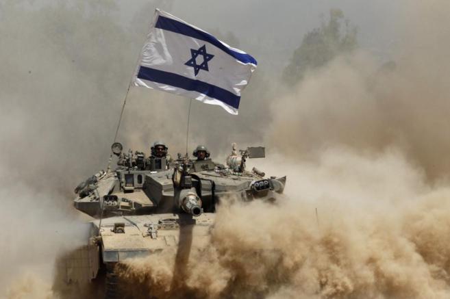 Un tanque de Israel, en su ofensiva contra Palestina, ayer.