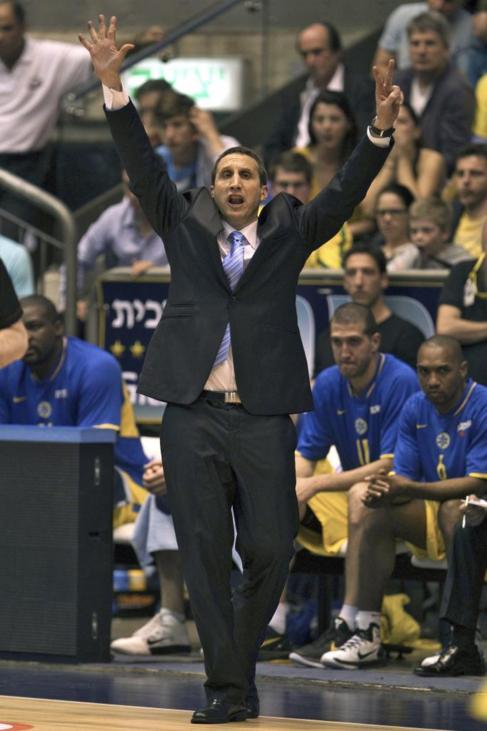 David Blatt, en una foto de archivo, mientras entrenaba al Maccabi.