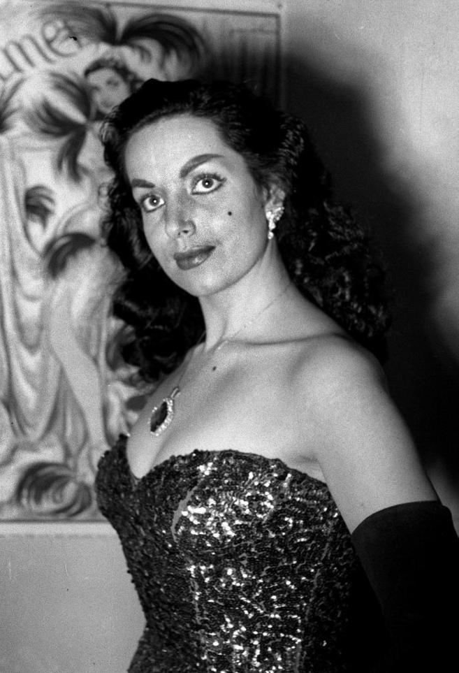 Fotografa de archivo tomada en 1951 de la vedette, actriz y cantante...