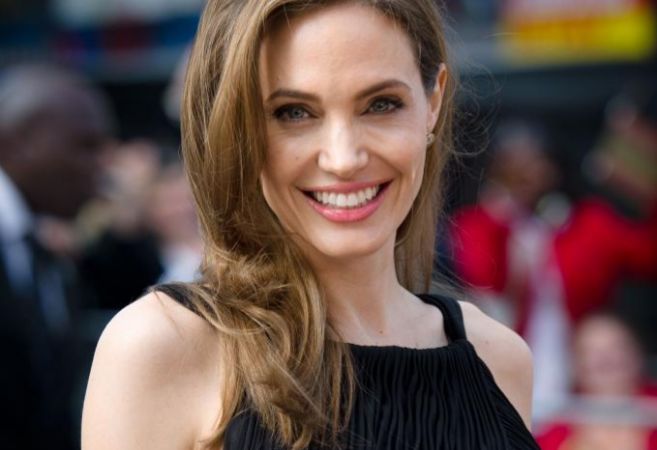 La actriz Angelina Jolie se sometió a una doble mastectomía en mayo...
